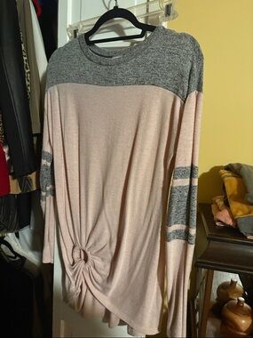 No Boundaries Pink and Gray Front-Twist Colorblock Pullover